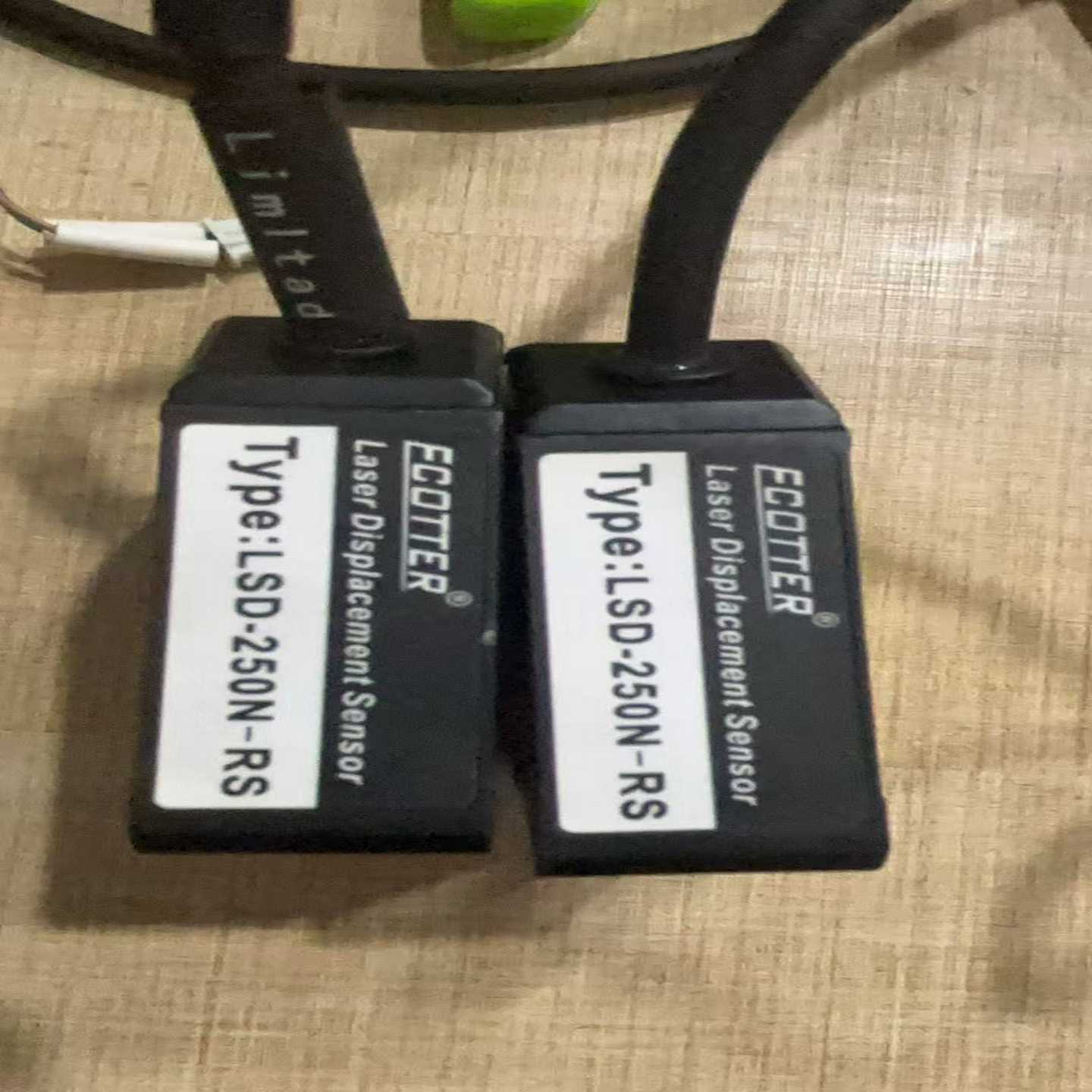 询价高精度激光位移传感器，FCOTTERLSD-250N-