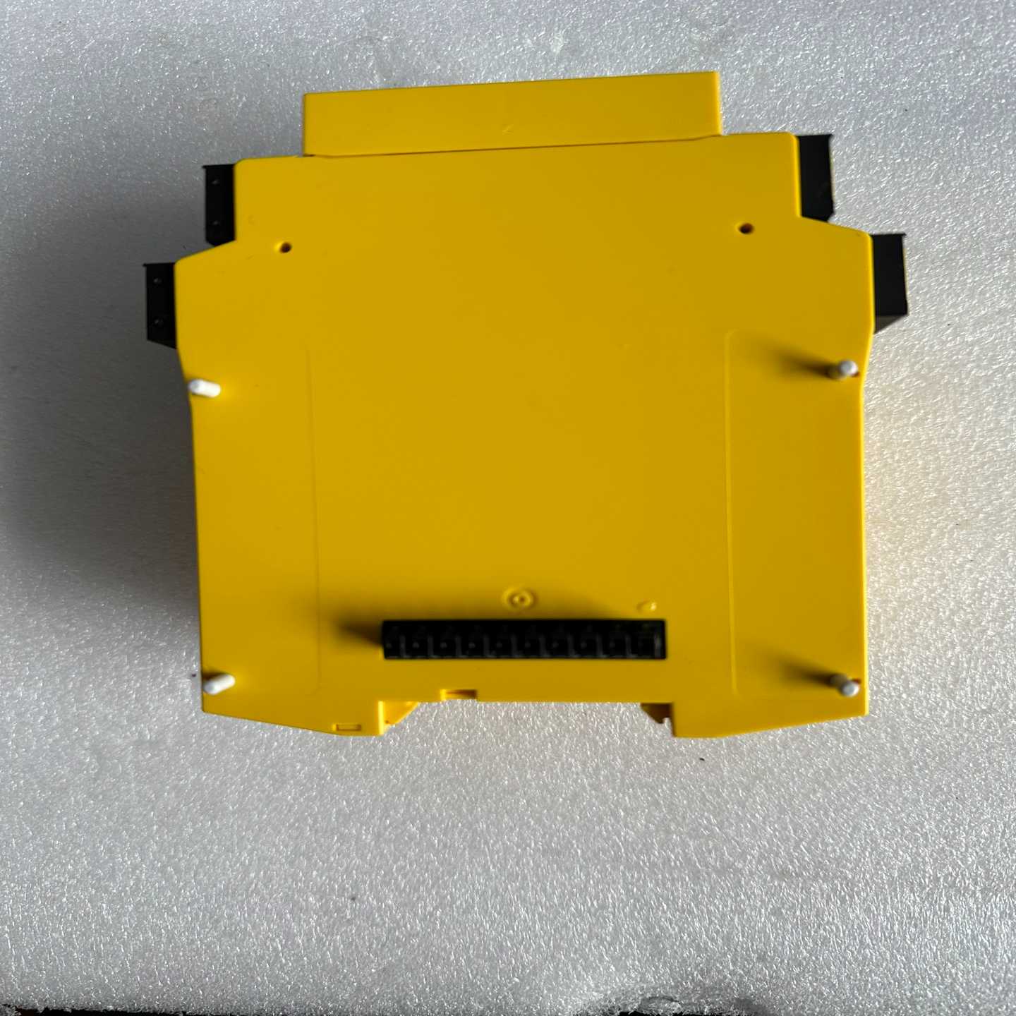 9新2个Sick安全继电器FX3-XTIO84002模块--议价商品