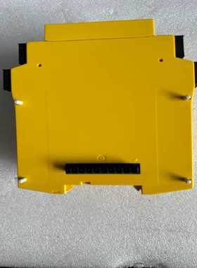 9新2个Sick安全继电器FX3-XTIO84002模块--议价商品