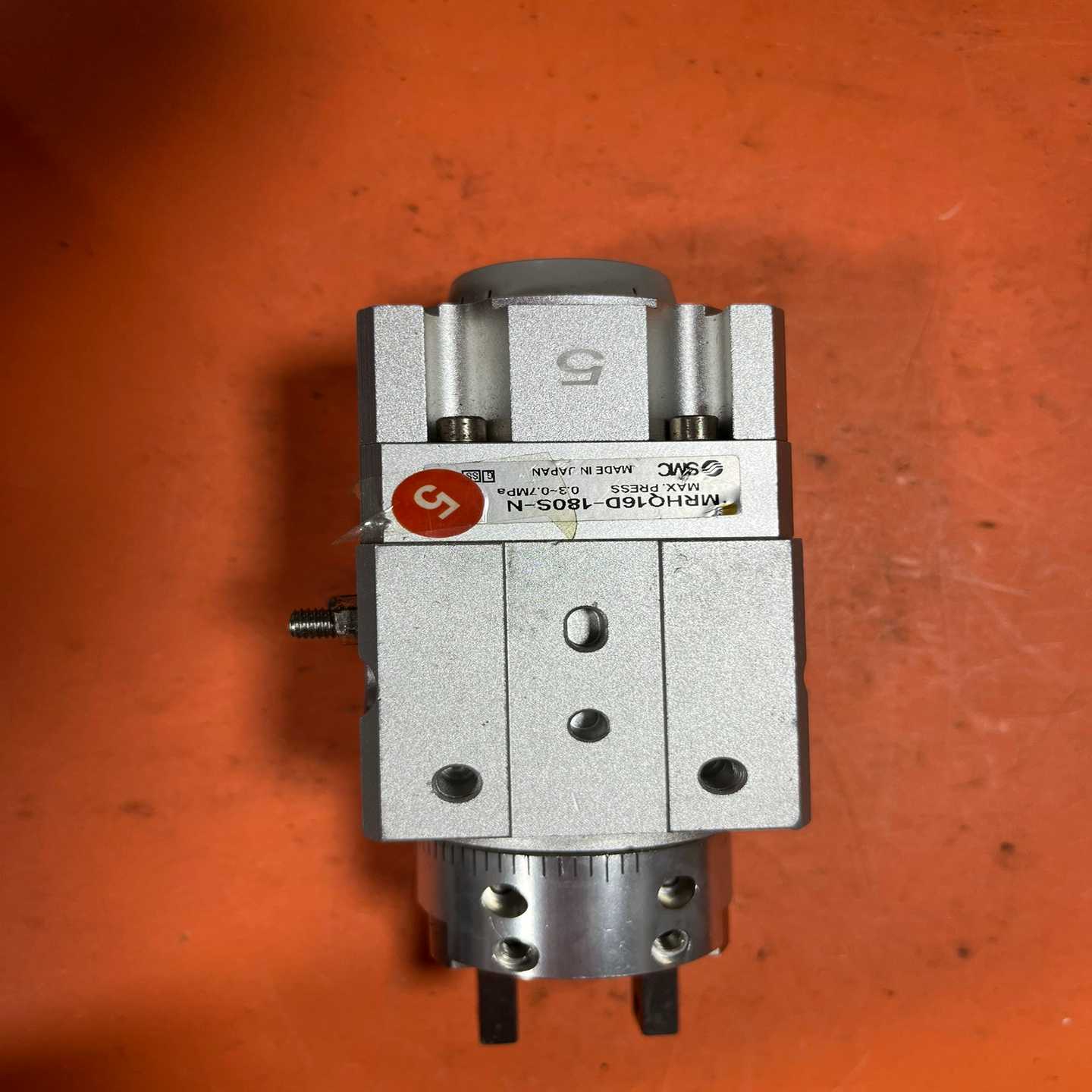 SMC旋转夹爪MRHQ16D-180S-N，日本原装，最大压--议价商品