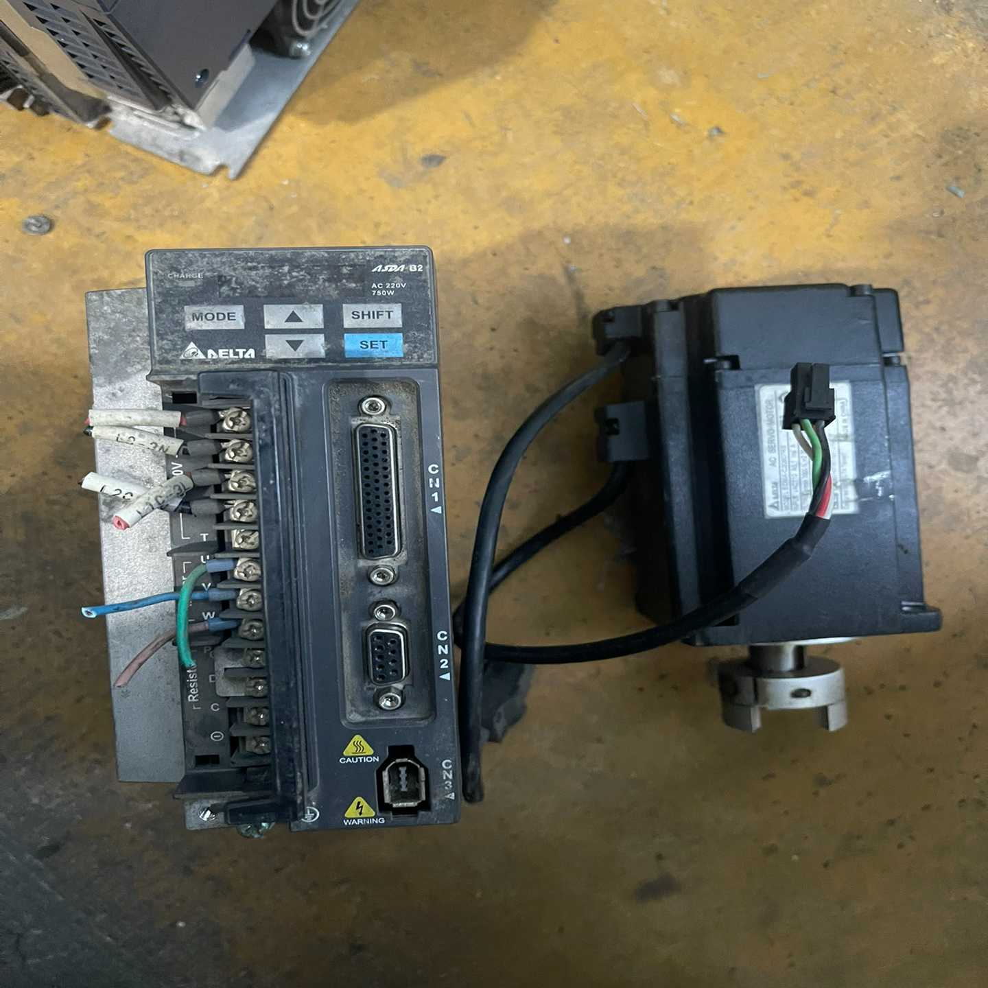 台达伺服电机ASD-B2-0721-B货成色如图询价