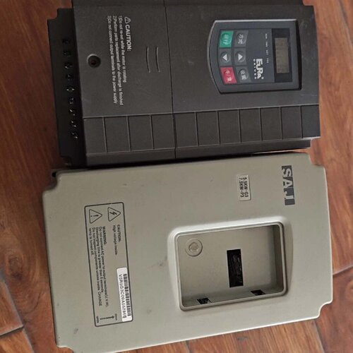 三晶SAJ变频器V5R5G3V7R5P3E2000S0-议价