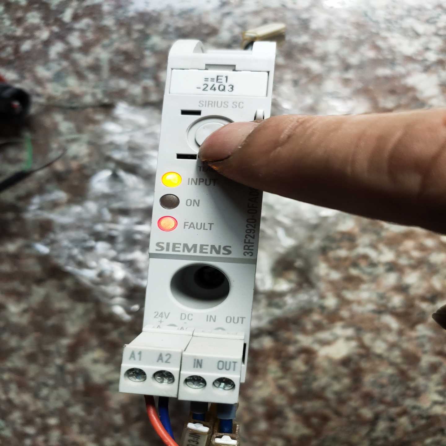 咨询-继电器3RF2920-0FA08实物图成色如