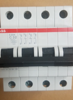 配件ABB断路器S204C324P32A议价