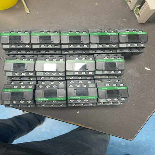 询价全新施耐德直流接触器LC1D09BL