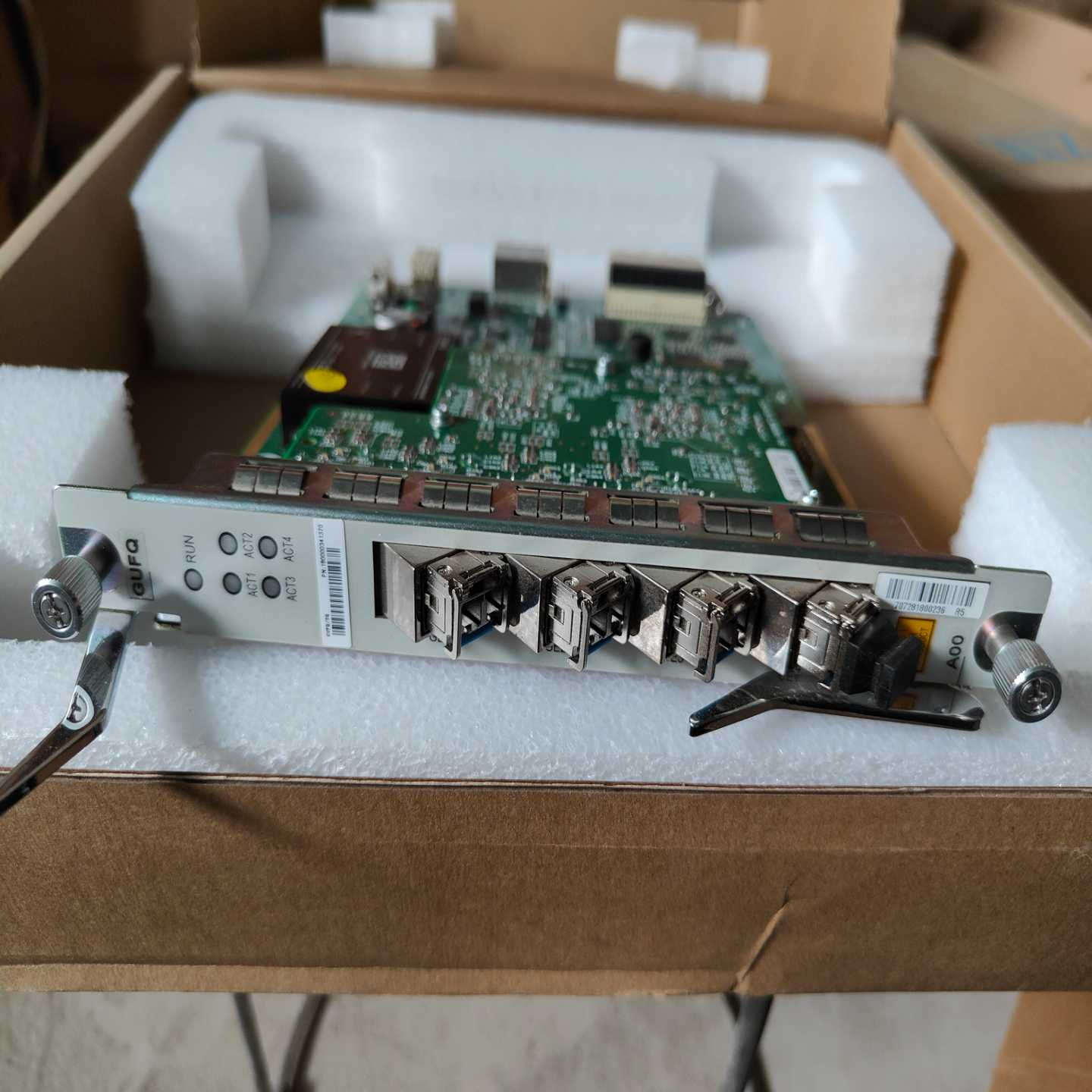 中兴GUFQ，中兴C300上联板95新含4支光模块--议价商品