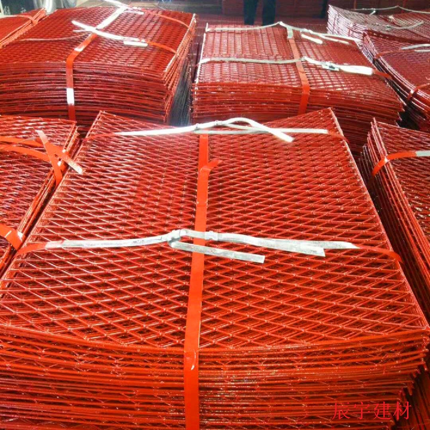钢笆网片钢板网脚手架外架脚踏网建筑菱形网焊2边4边钢笆片竹架板