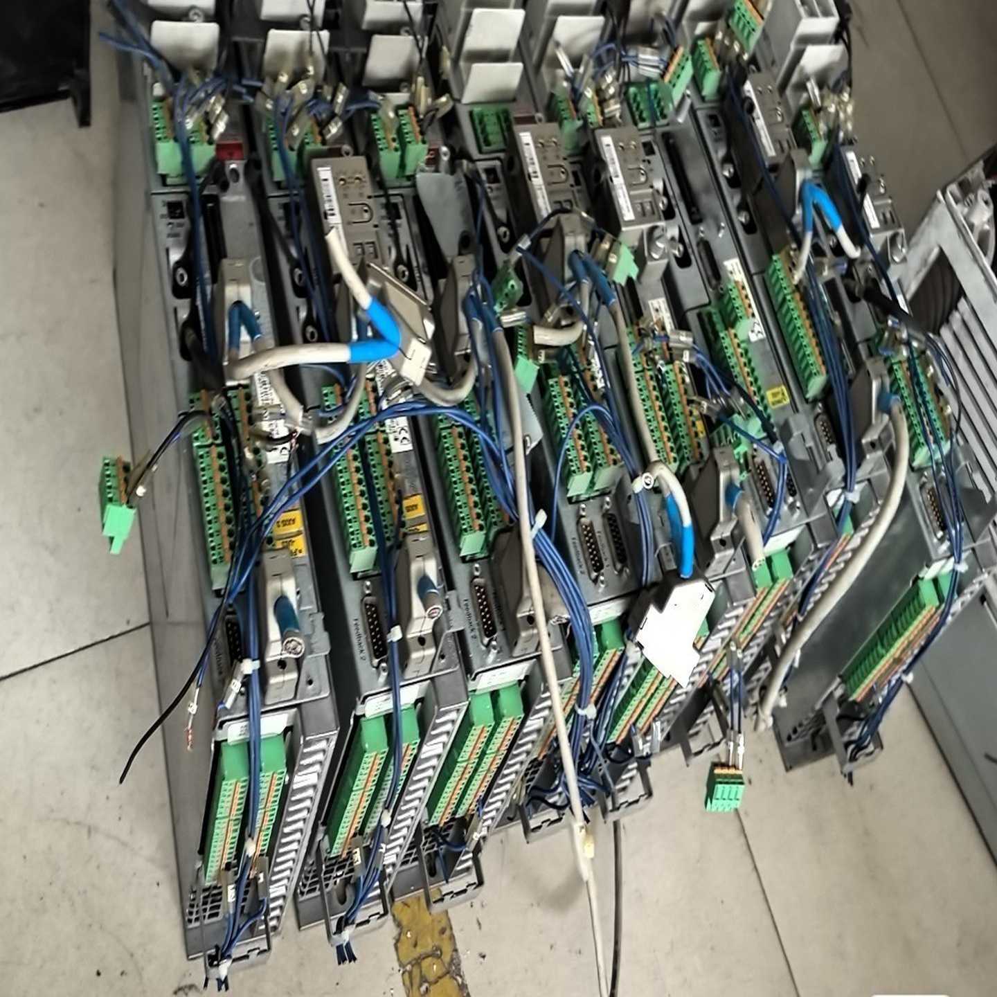 驱动器DKC02.3-040-7-FW，