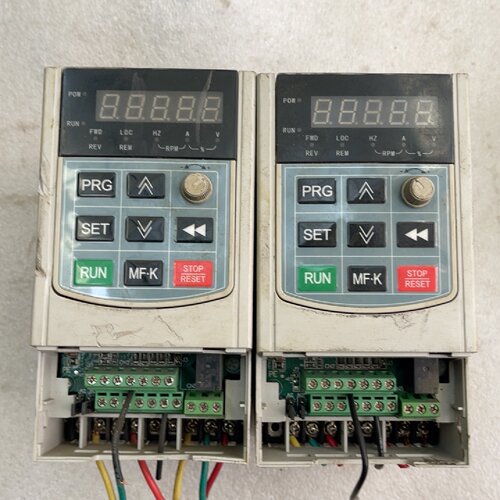 询-红旗泰变频器AD801R5G4两台1.5kw380V