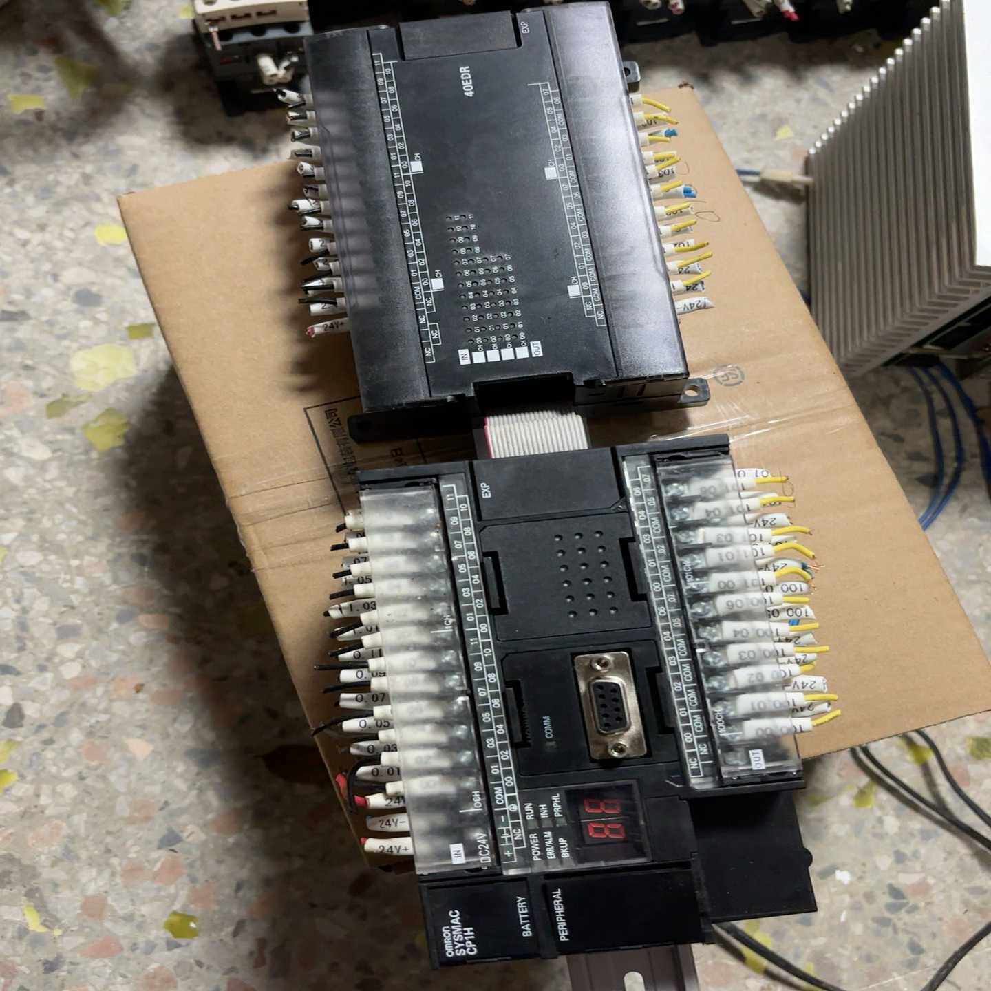 sysmac cp1h+40DT-D一套，成色好，功【白零商行】