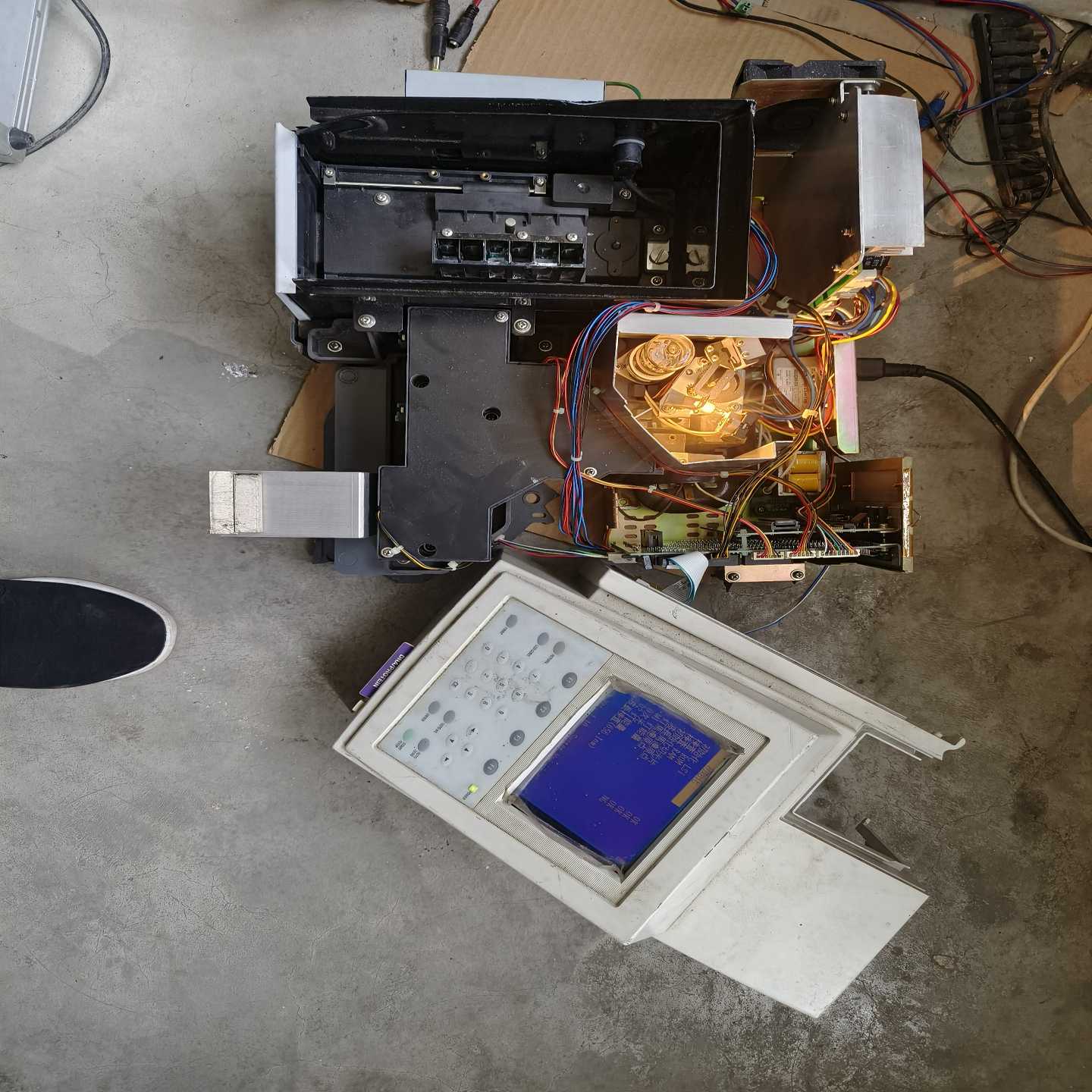 日本岛津UVmini-1240紫外可见分光光度计，外壳损--议价商品