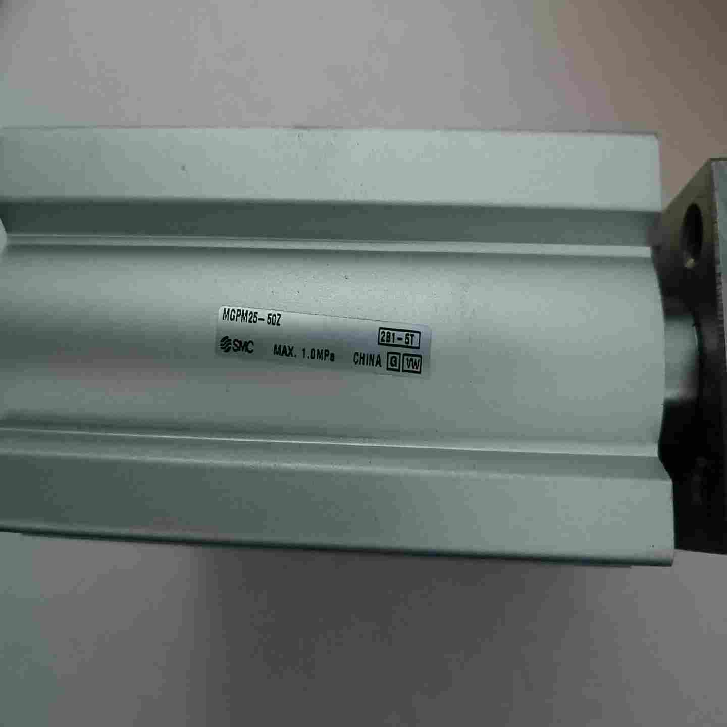 气缸MGPM25-50Z一个~询价