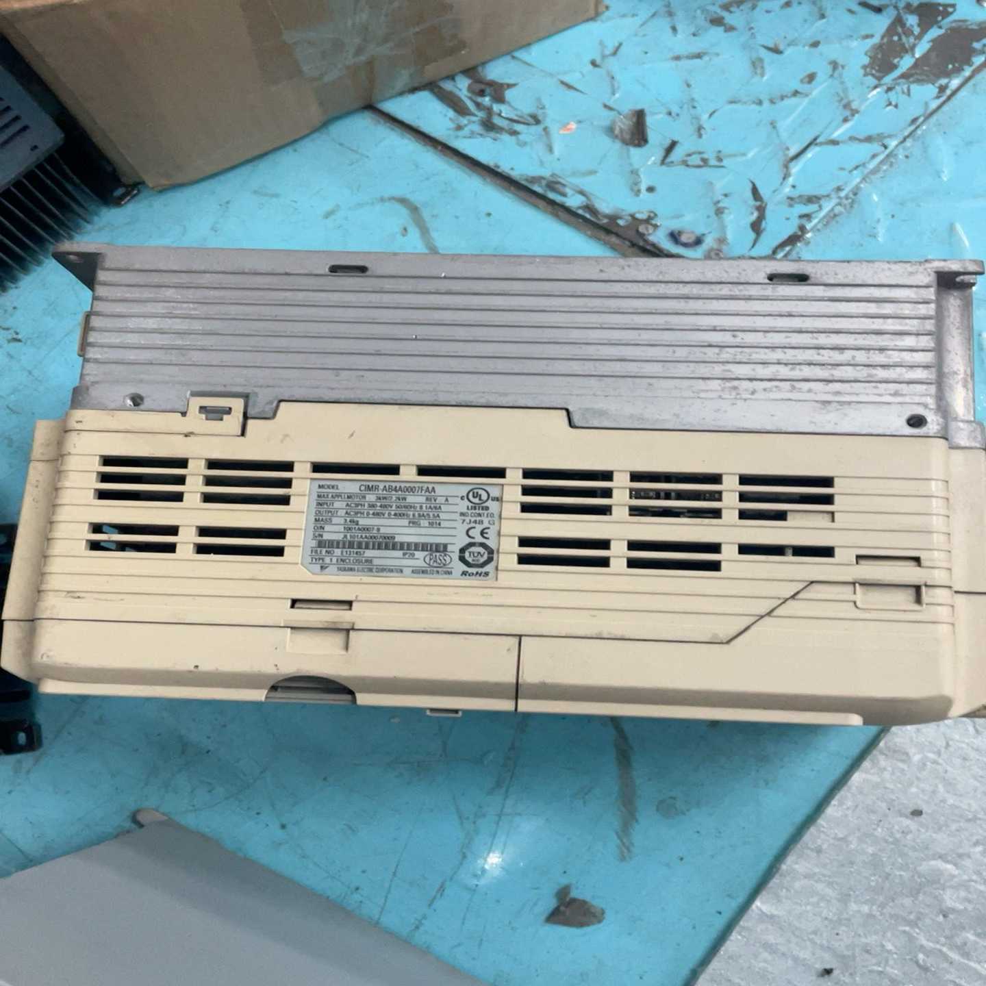 成色不错安川A1000系列变频器CIMR-AB4A0007--议价商品