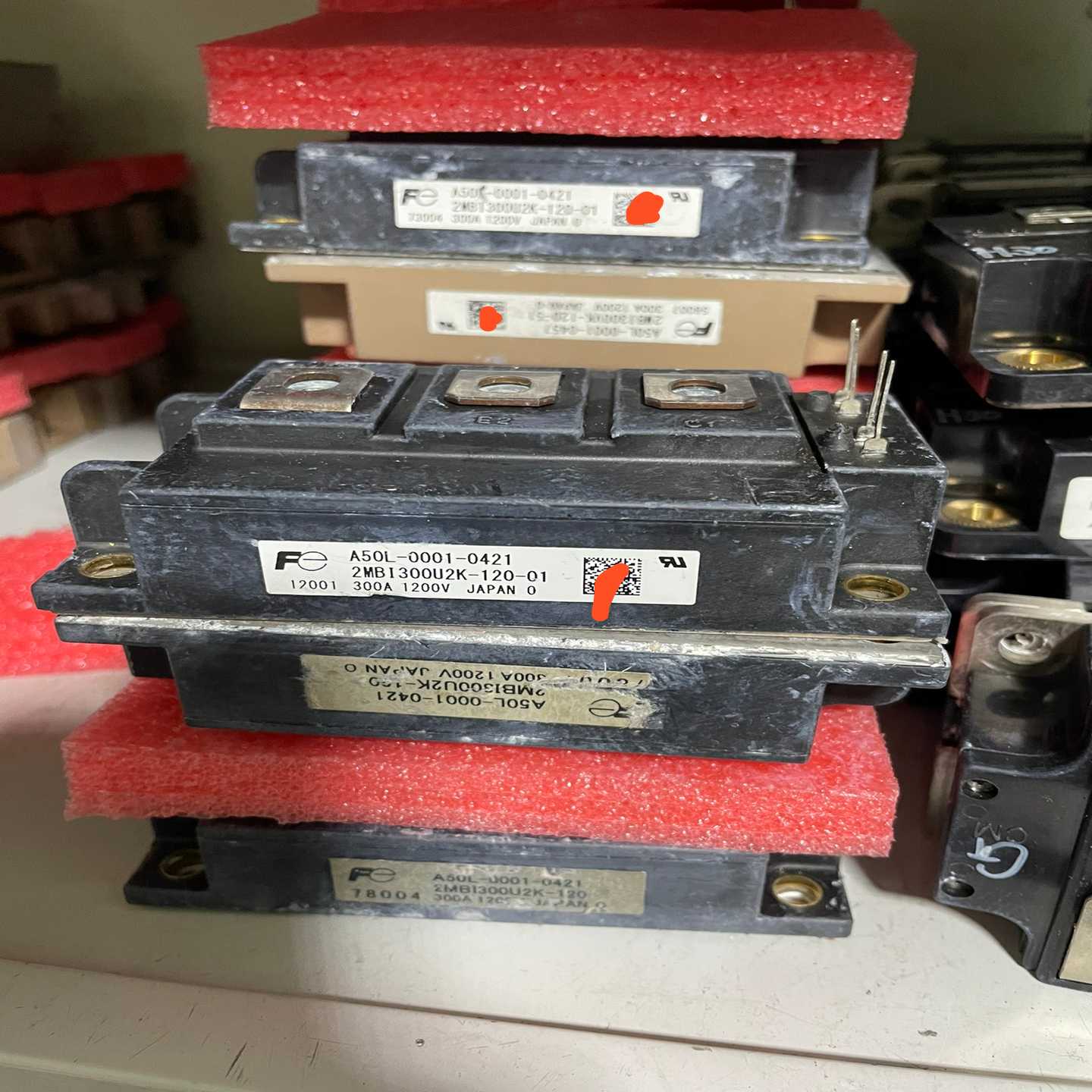 2MBI300U2K-120-01A50L-0001-04--议价商品