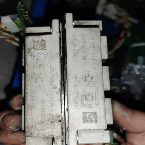 SGDM-15ADA-V  +  SGMGH-13ACA21（电子设备）