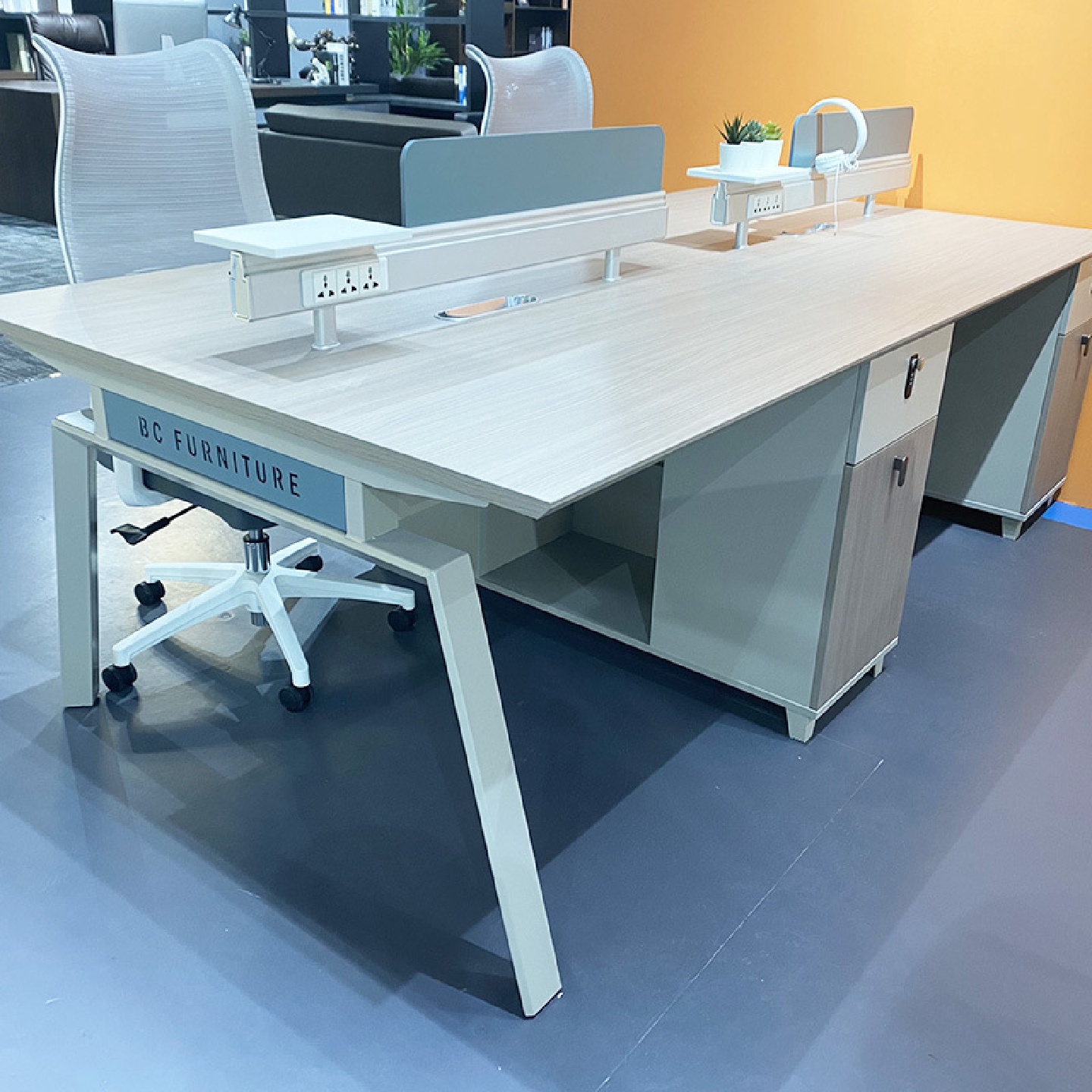 职员办公桌椅组合简约现代员工桌4人位6卡座工位办公室屏风电脑桌