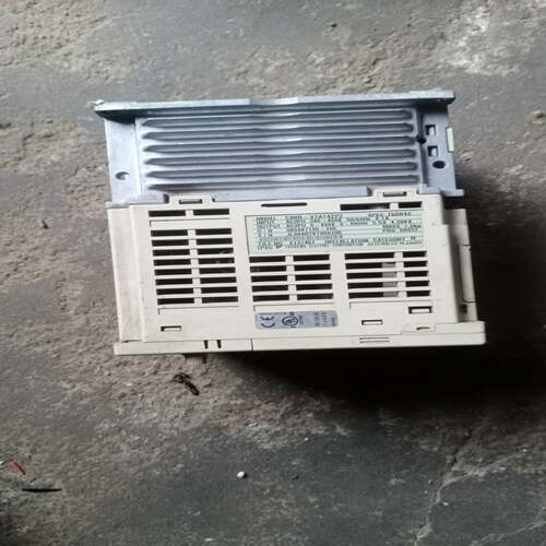 咨询-@安川VS-606V7变频器2.2KW380V,C
