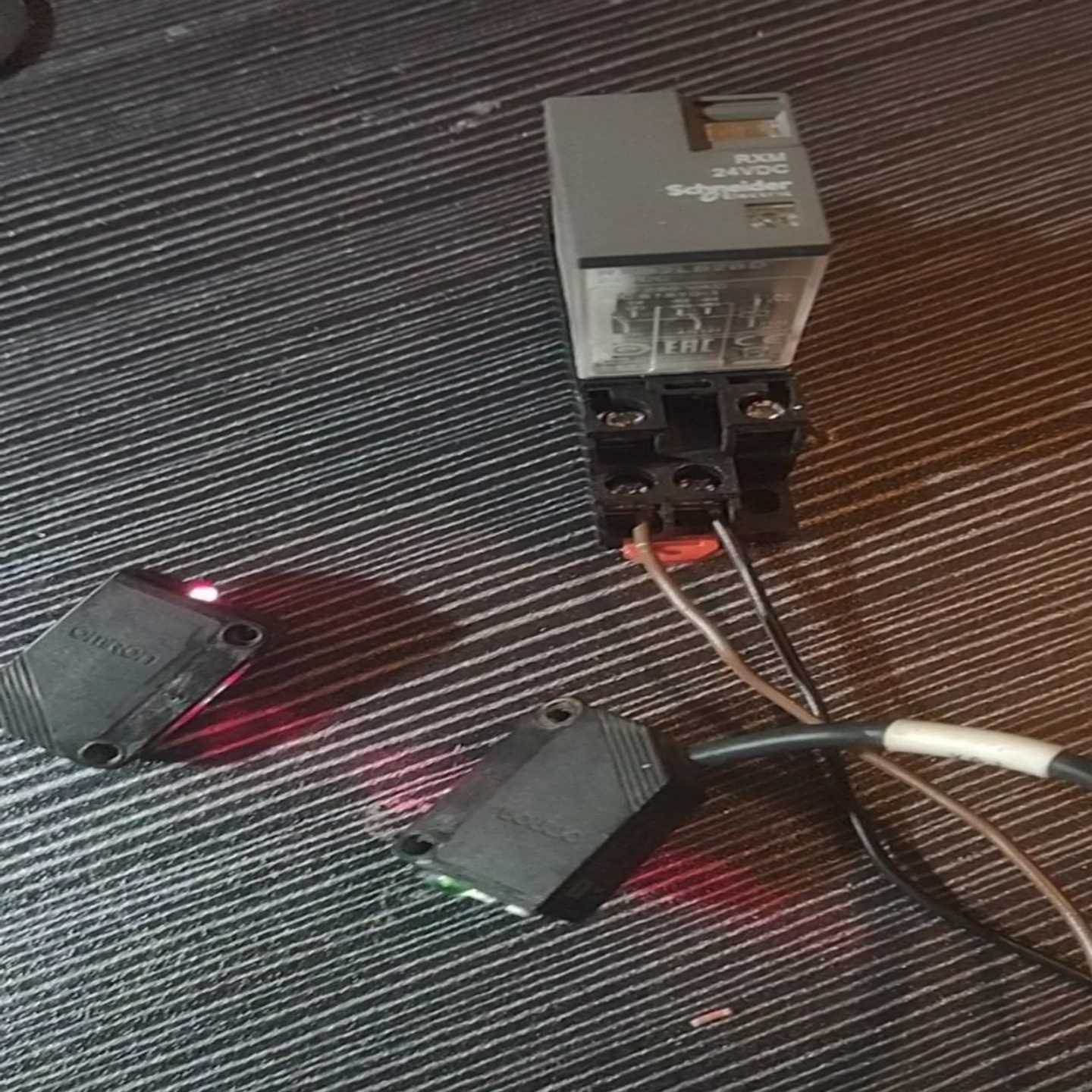 议价欧姆龙E3Z-T61A-L/D对射光电开关传感器,拆机已测试