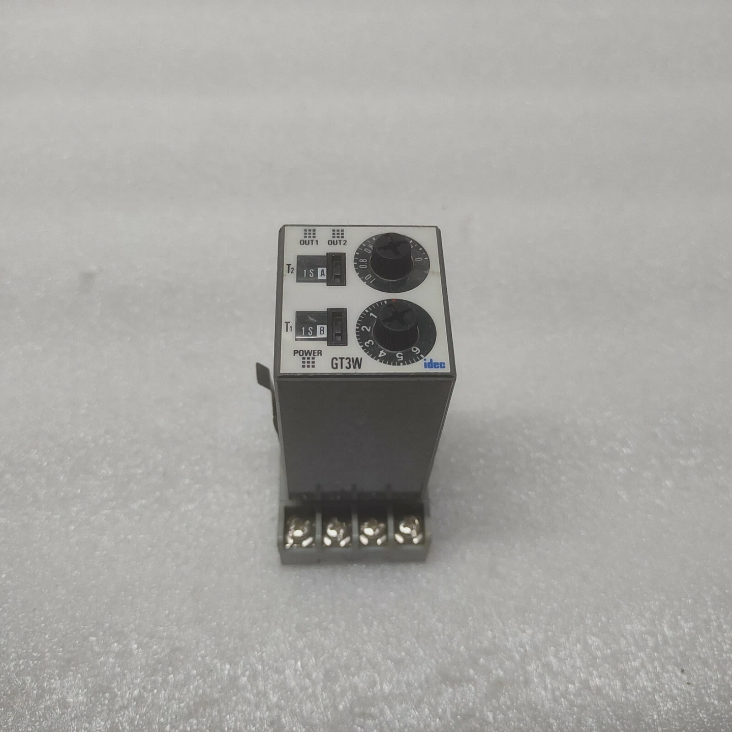 IDECGT3W-A61AD24延迟继电器24VAC/DC