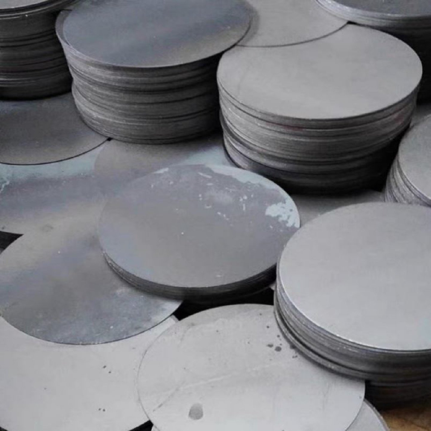 厂家直销桩心钢板钢管底座圆铁饼预埋钢板冲压圆片桩冒基础建材