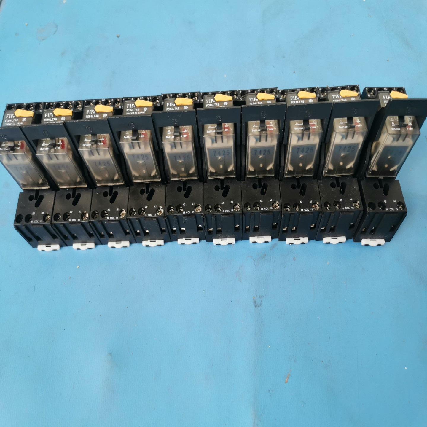 FIF  FCR4L TA8 继电器 带底座拆机现货功议价商品