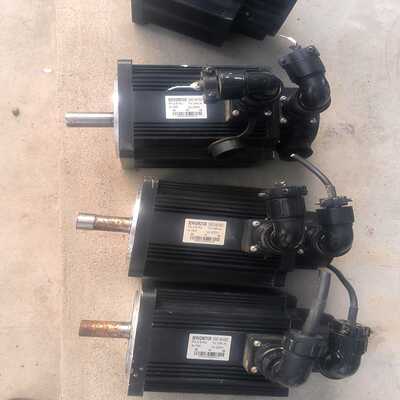 询价2.6KW伺服电机130ST-AM10025三台，220V