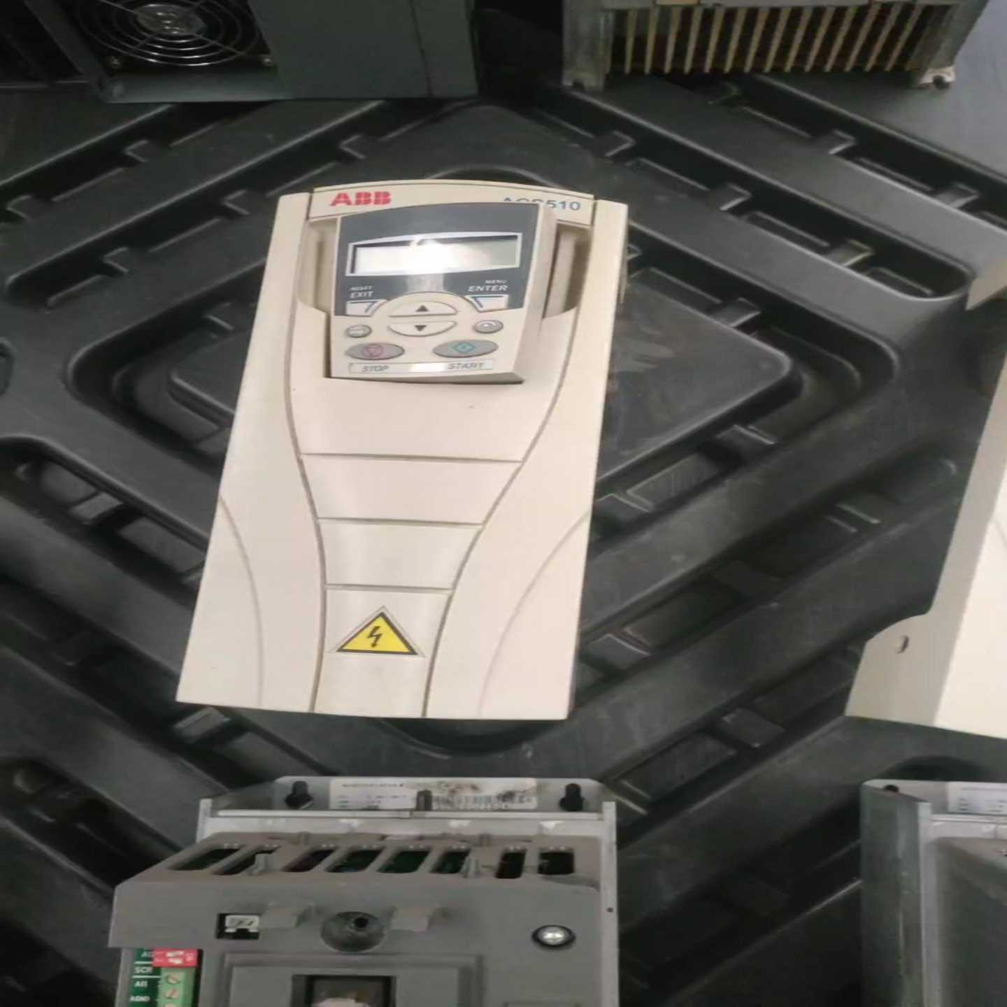 【议价】-ACS510-3KW变频器两台，成色自定义，功能适用