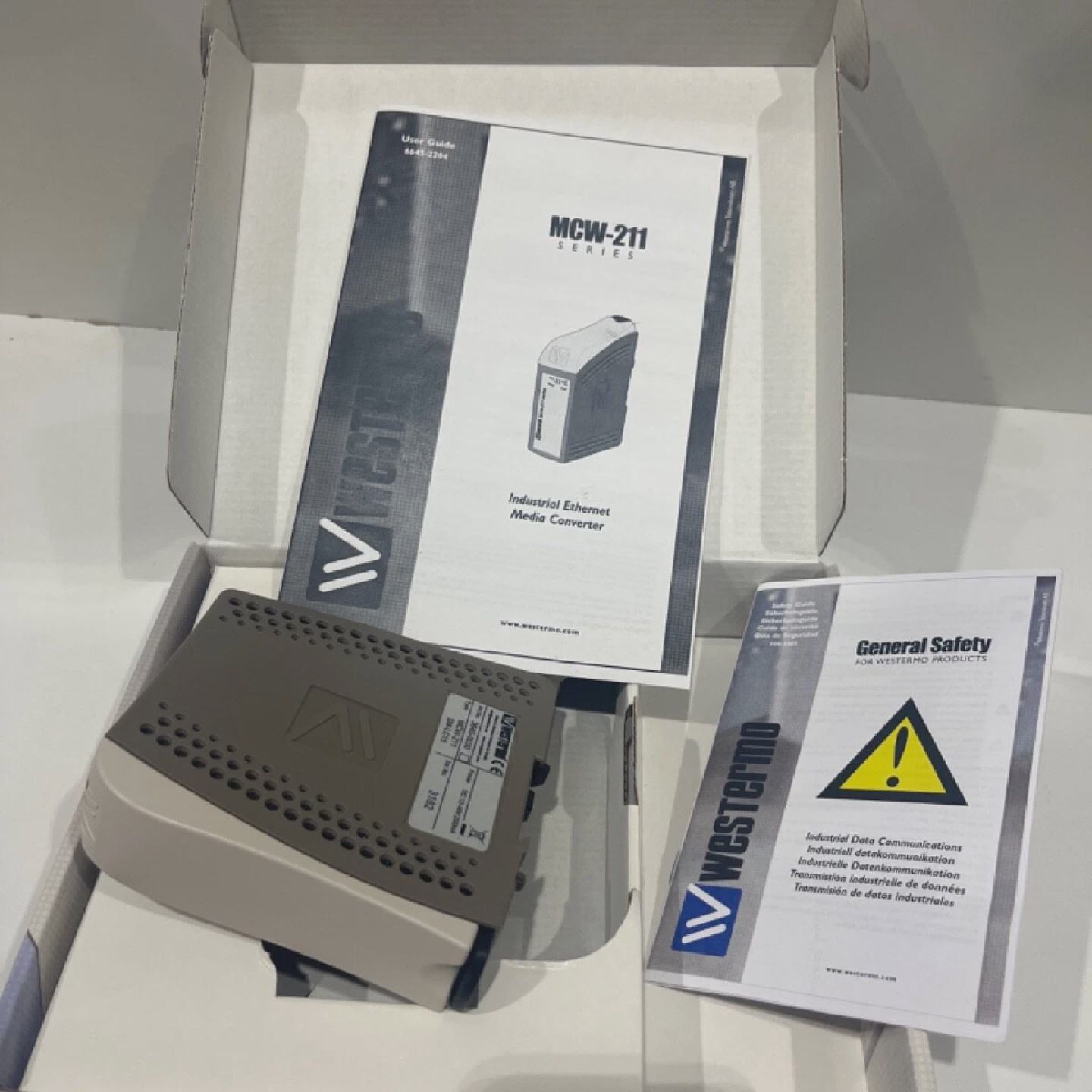Westermo MCW211 Industrielle Ethernet Media Konverter MCW211 - 实物图