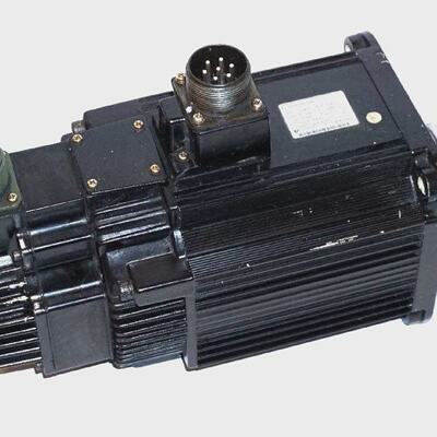Motore Servo AC Usato Yaskawa SGMGH13A2AYR52 1300W 1500 RMin