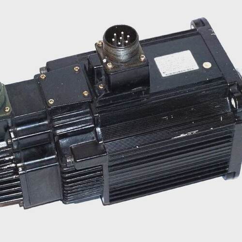 USED YASKAWA SGMGH13A2AYR52 AC SERVO MOTOR 1300W 1500 rMIN S