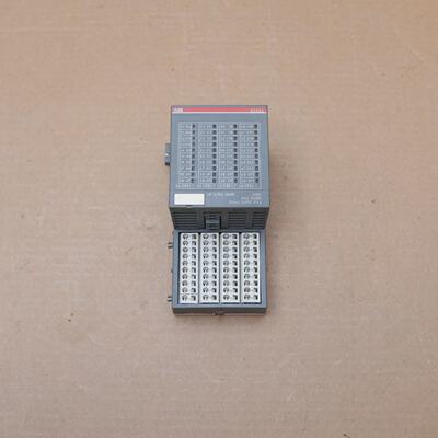 ABB DC523B7 Digital Eingabe Ausgabe Modul 1SAP240500R0001