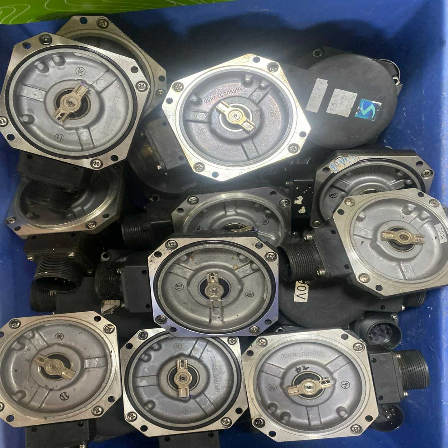 三菱伺服编码器 到货上千个OSA14 OSA17 OSA18，议价