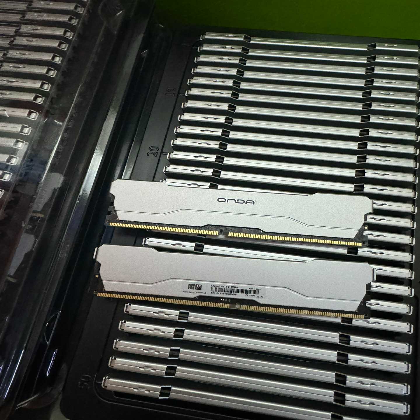 昂达内存条魔固8G3200马甲条--议价商品