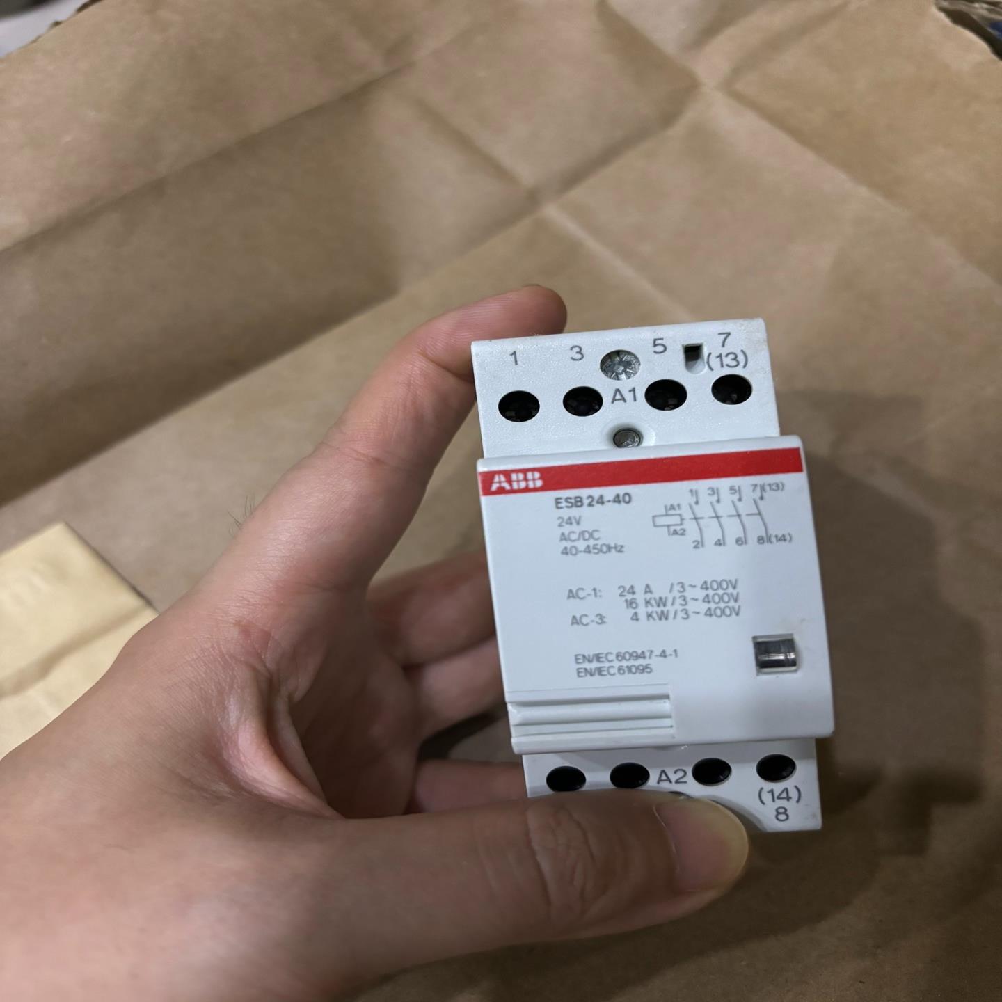 咨询-ABB模块导轨接触器ESB24-40交直流24V四常开2