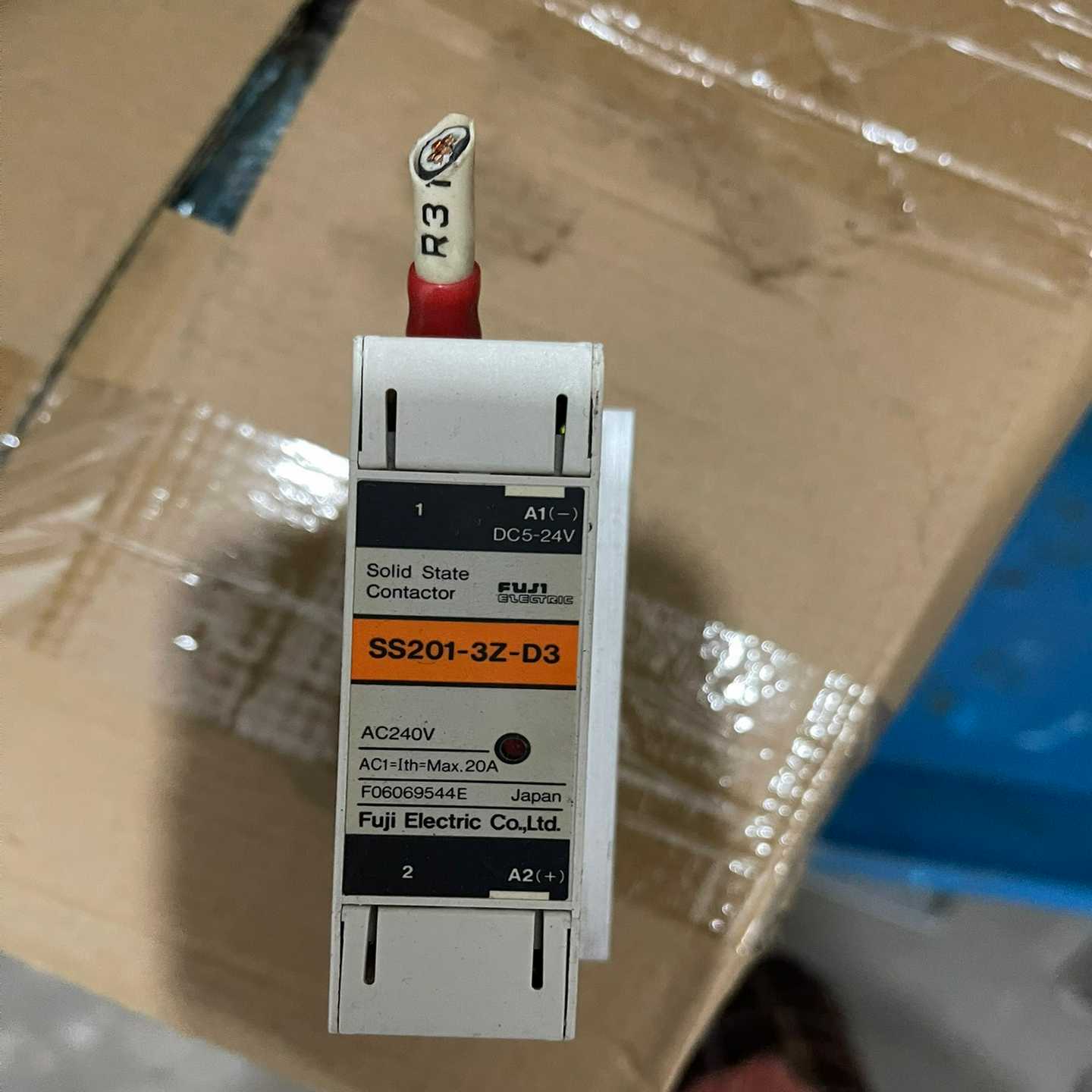 富士固态继电器SS201-3Z-D3AC240V询价