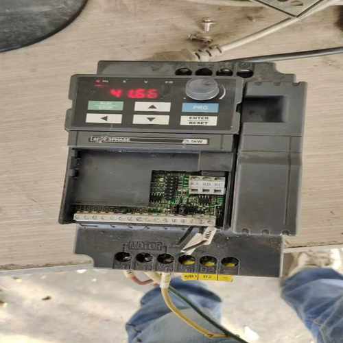 众辰Z2400-5R5G变频器剪线实图包正常使用询价