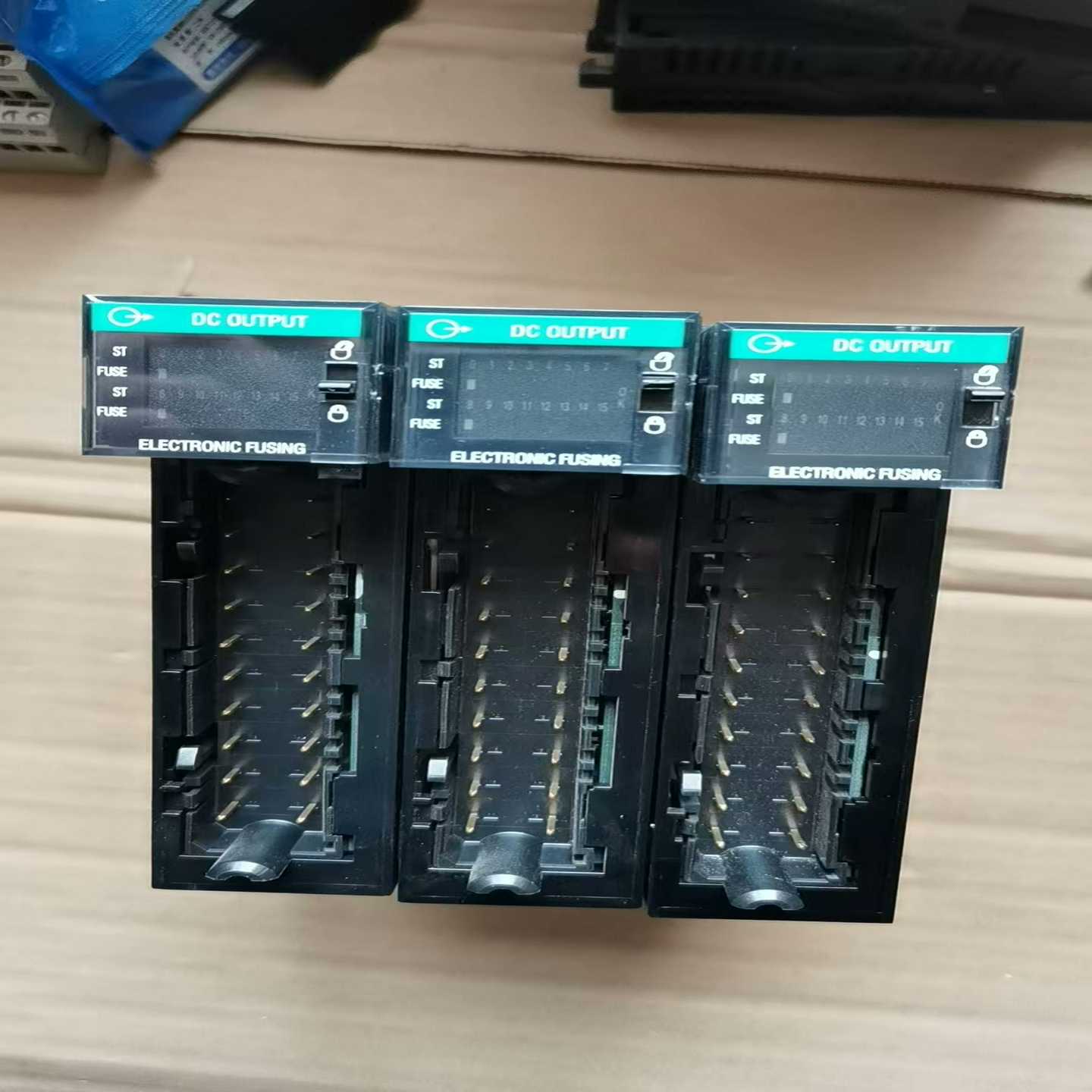 AB罗克韦尔1756-OV16EDC输出模块，16路电子--议价商品