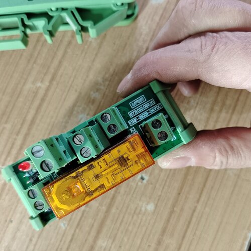URF2K2B24VDCUPUN宏发继电器模组8YB-议价