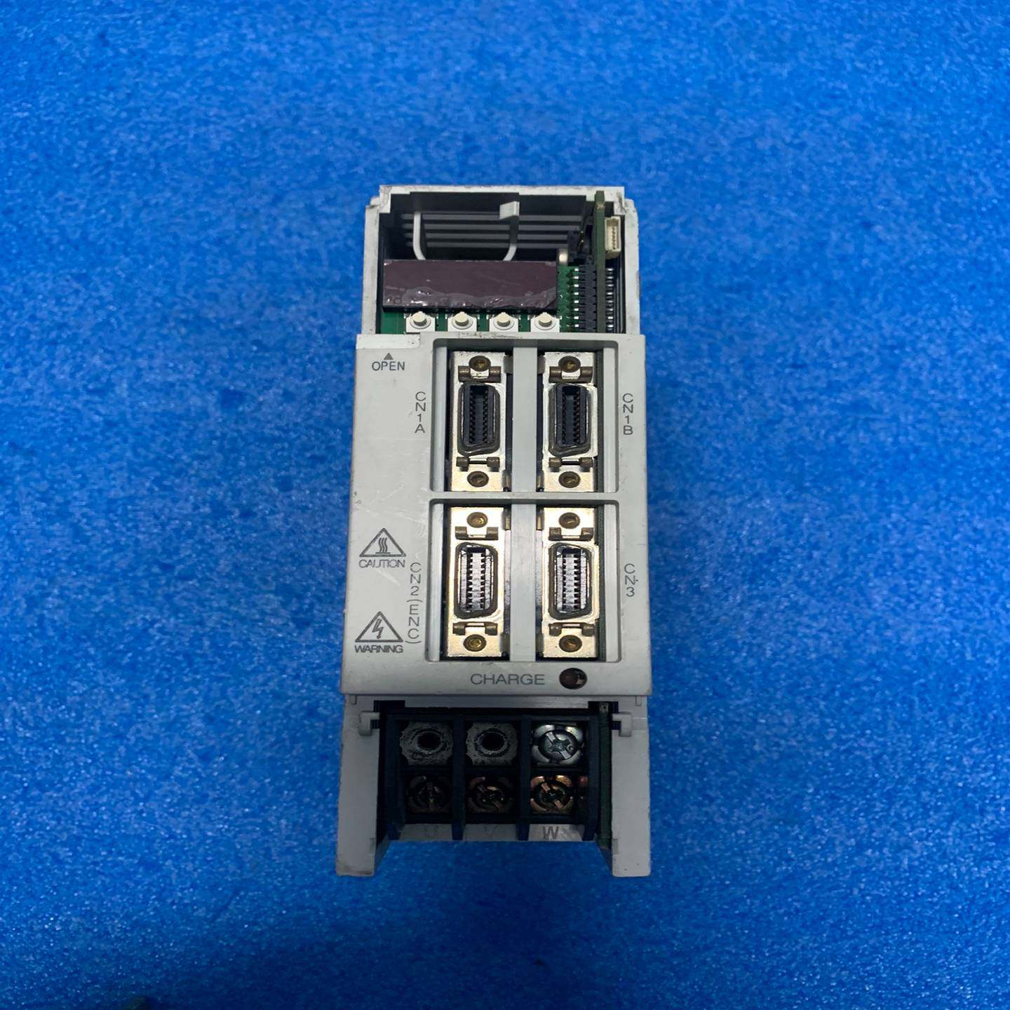 询价拍~伺服驱动器，型号：MR-J2S-20A-S114，拆