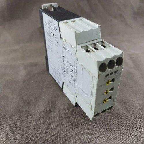 Moeller ETR469A Timing Relay Multifunction 0.05s 100h 10 Ran