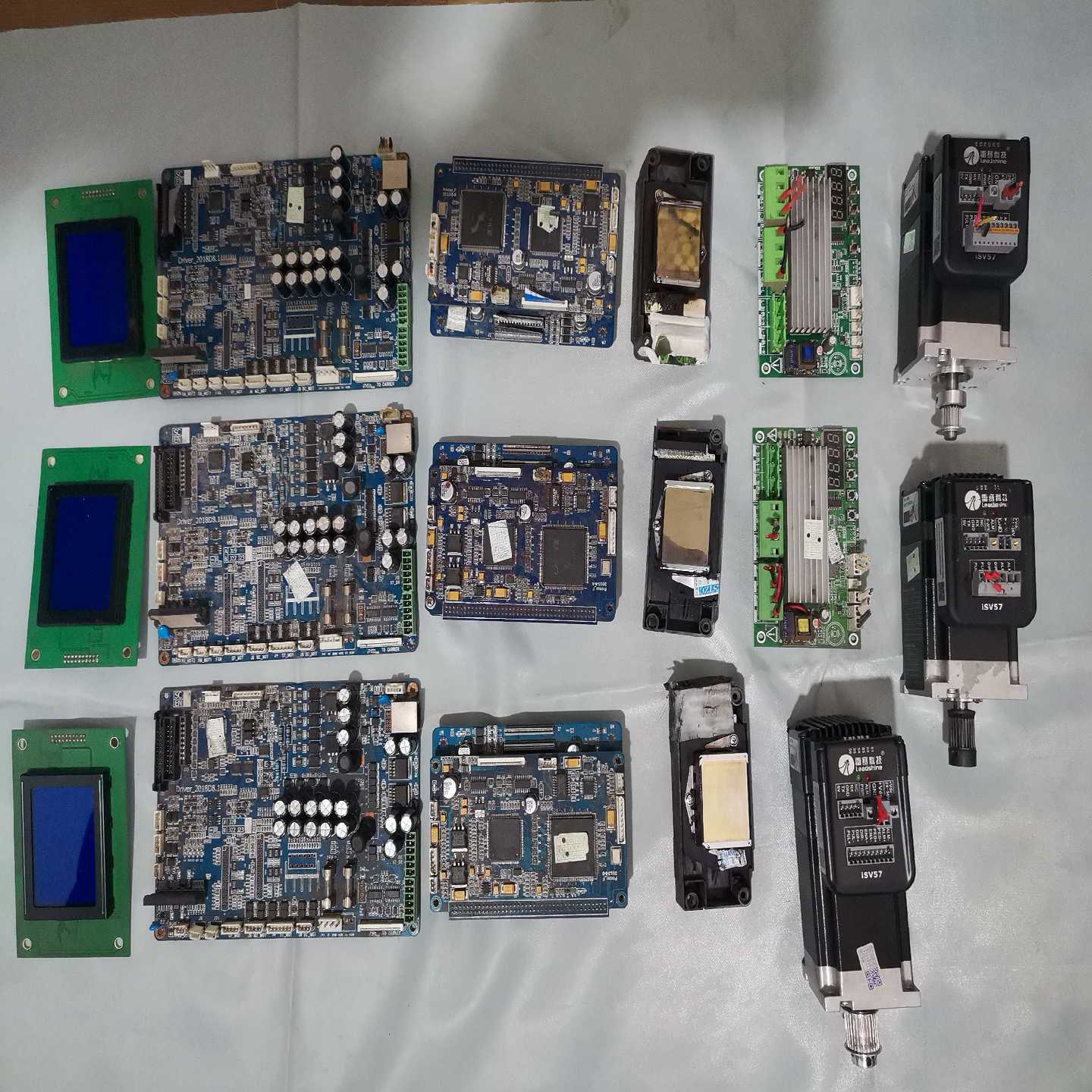 公司倒闭数码压电写真机三套680一套--议价商品
