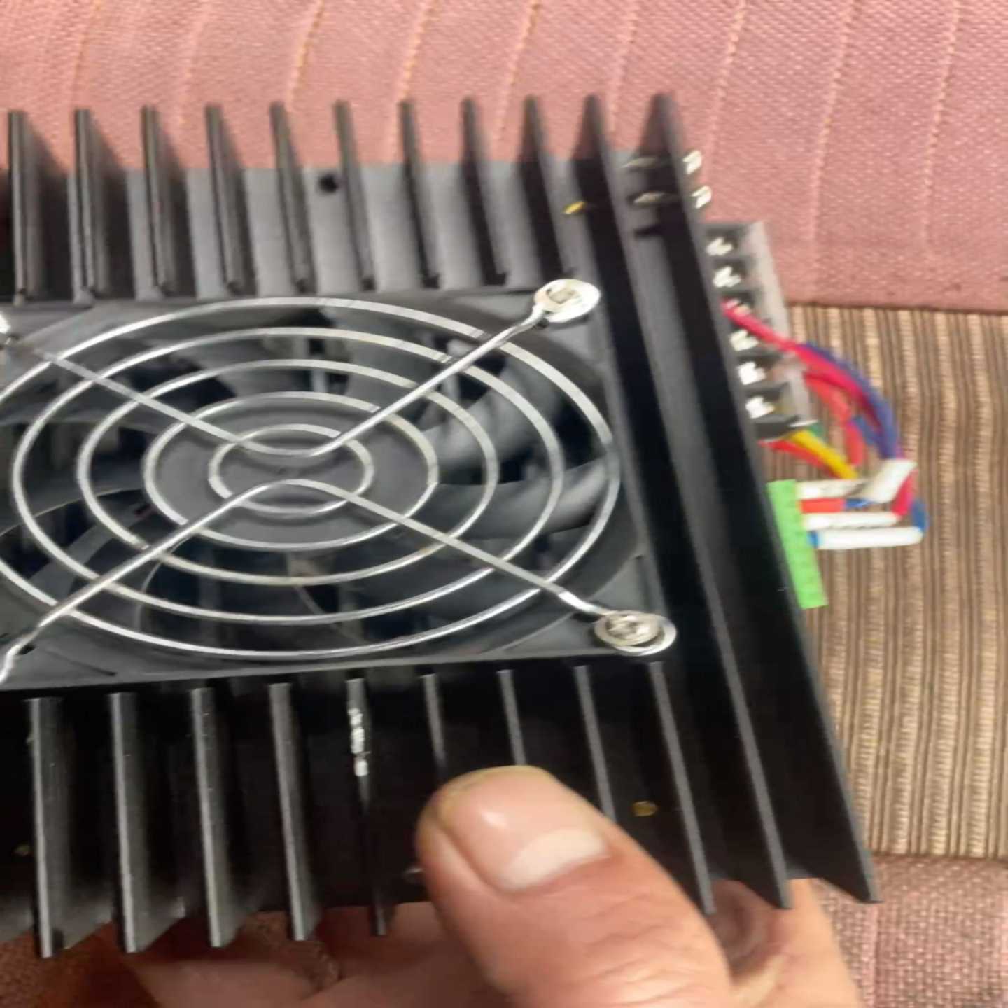 汉桥DM3522A步进驱动器，功能正常，成色几乎！实物拍询价