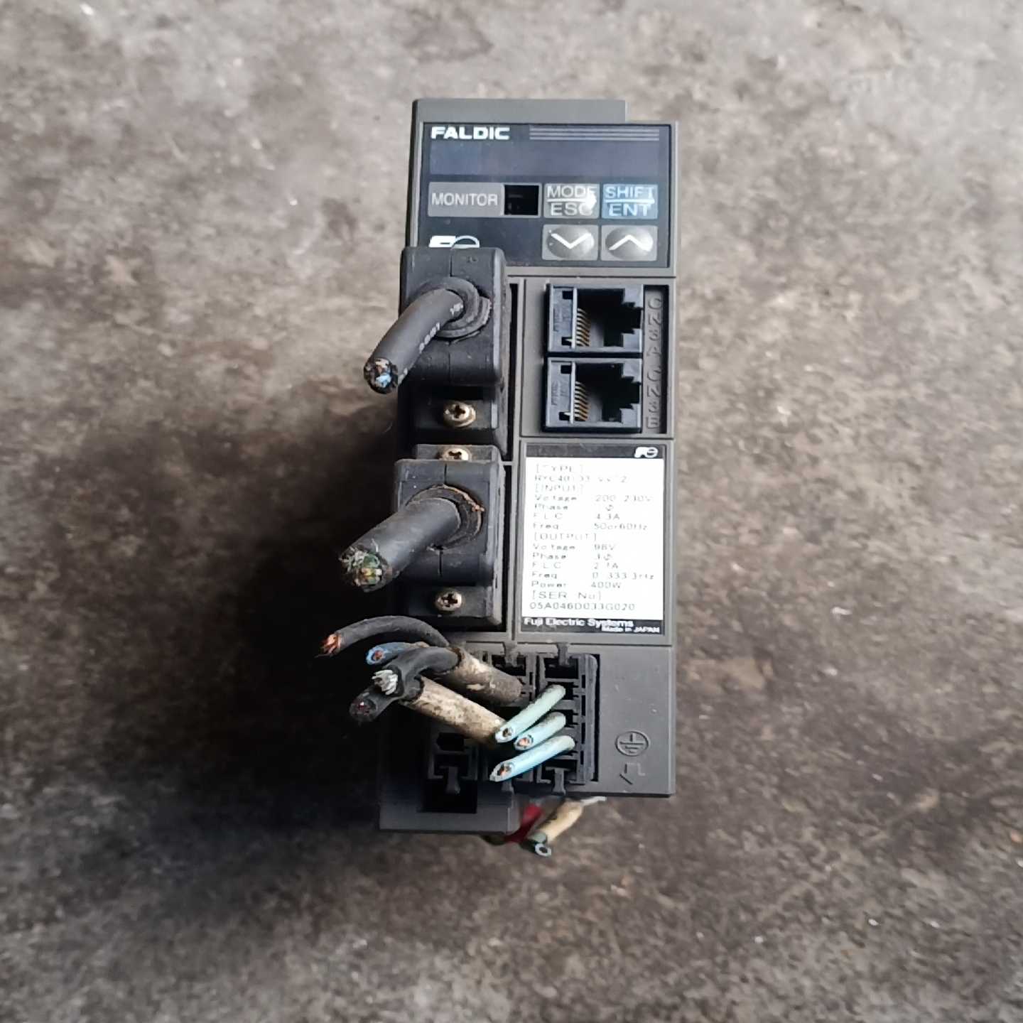 富士驱动器400w刚拆机成色如图完好无损--议价商品