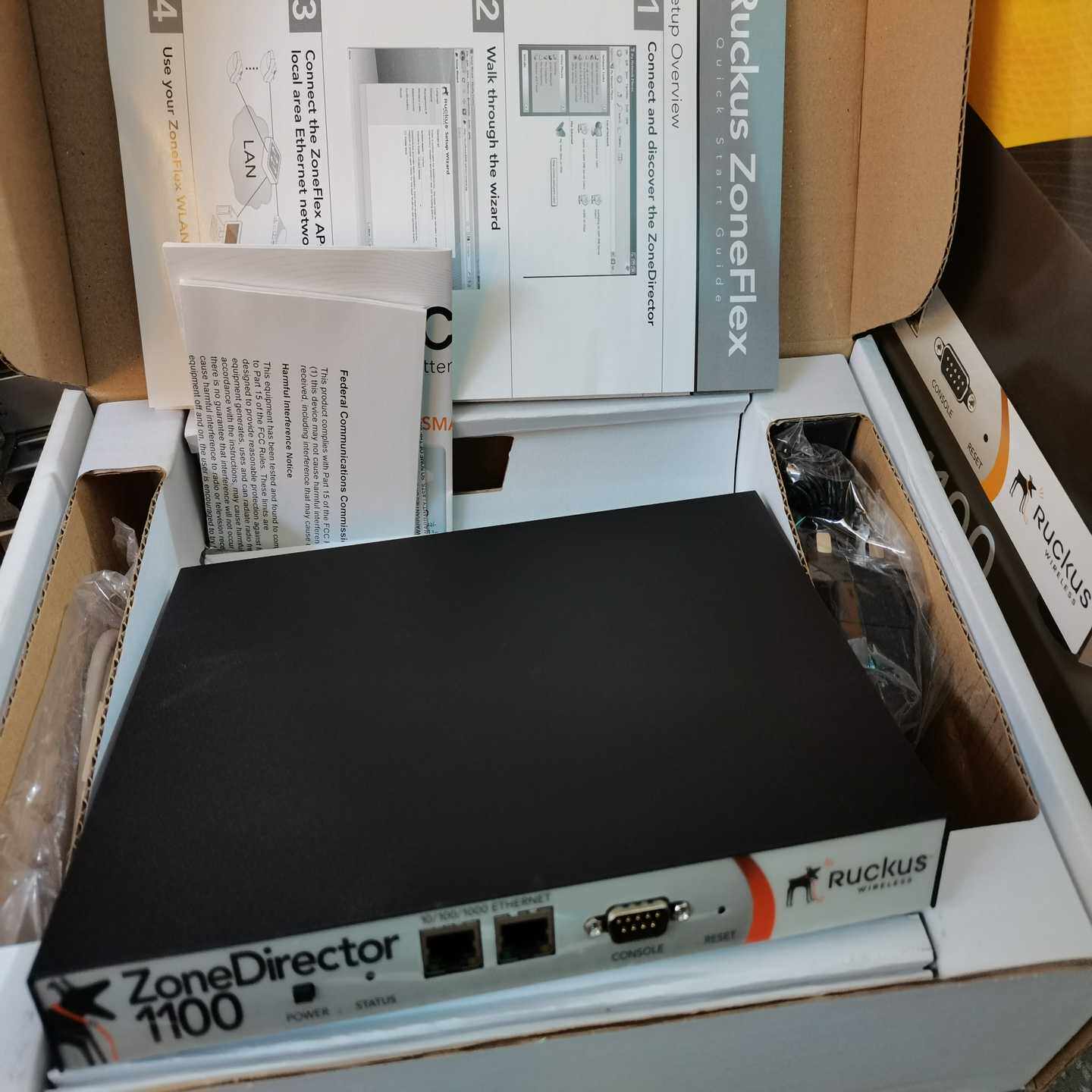 Ruckus/优科ZD1100控制器，工程剩余。实物图。全新--议价商品
