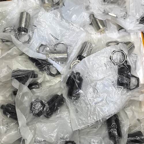 询价巴鲁夫BES009J银色19个BES045