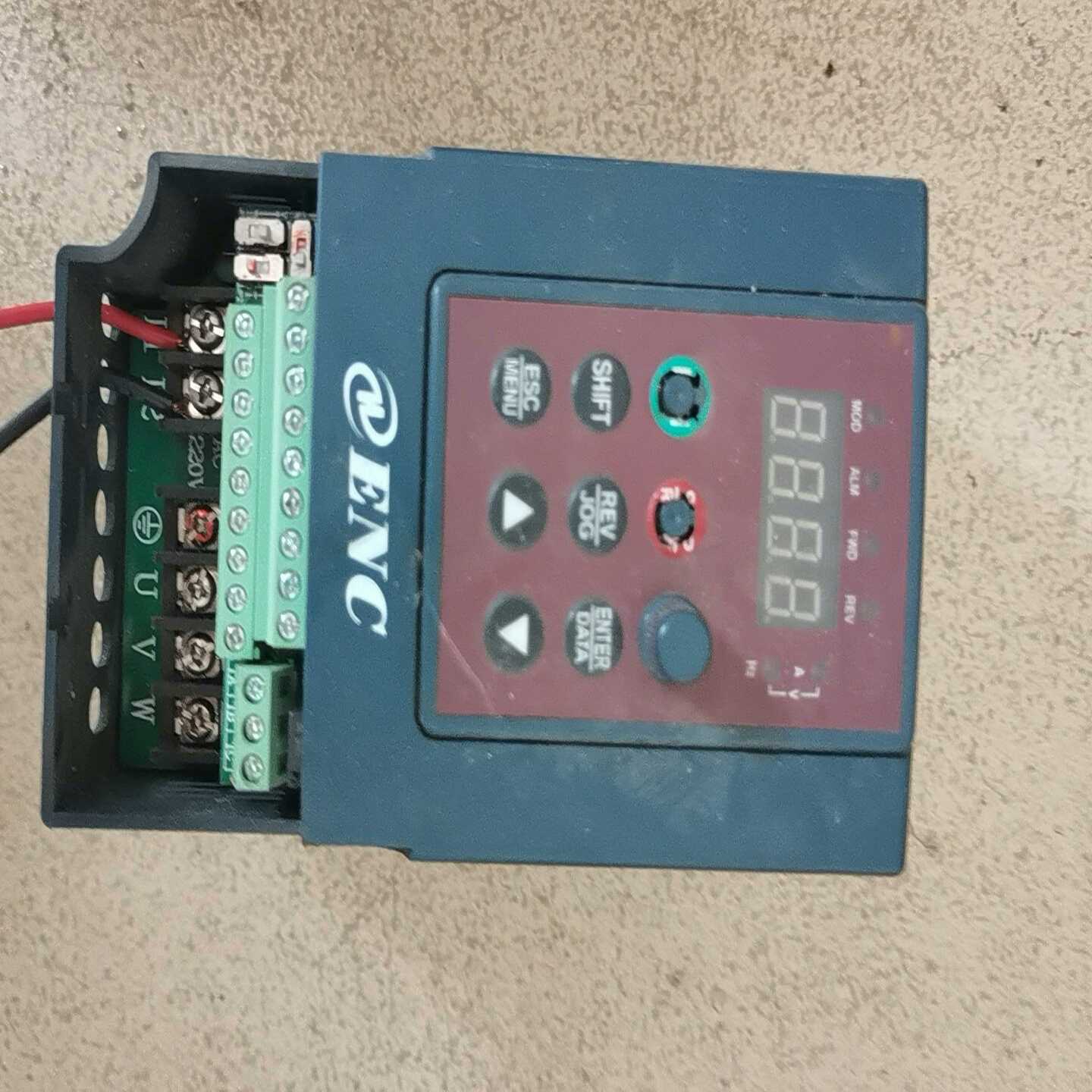 【包邮】易能EDS800-2S0004N变频器，0.4KW--议价商品