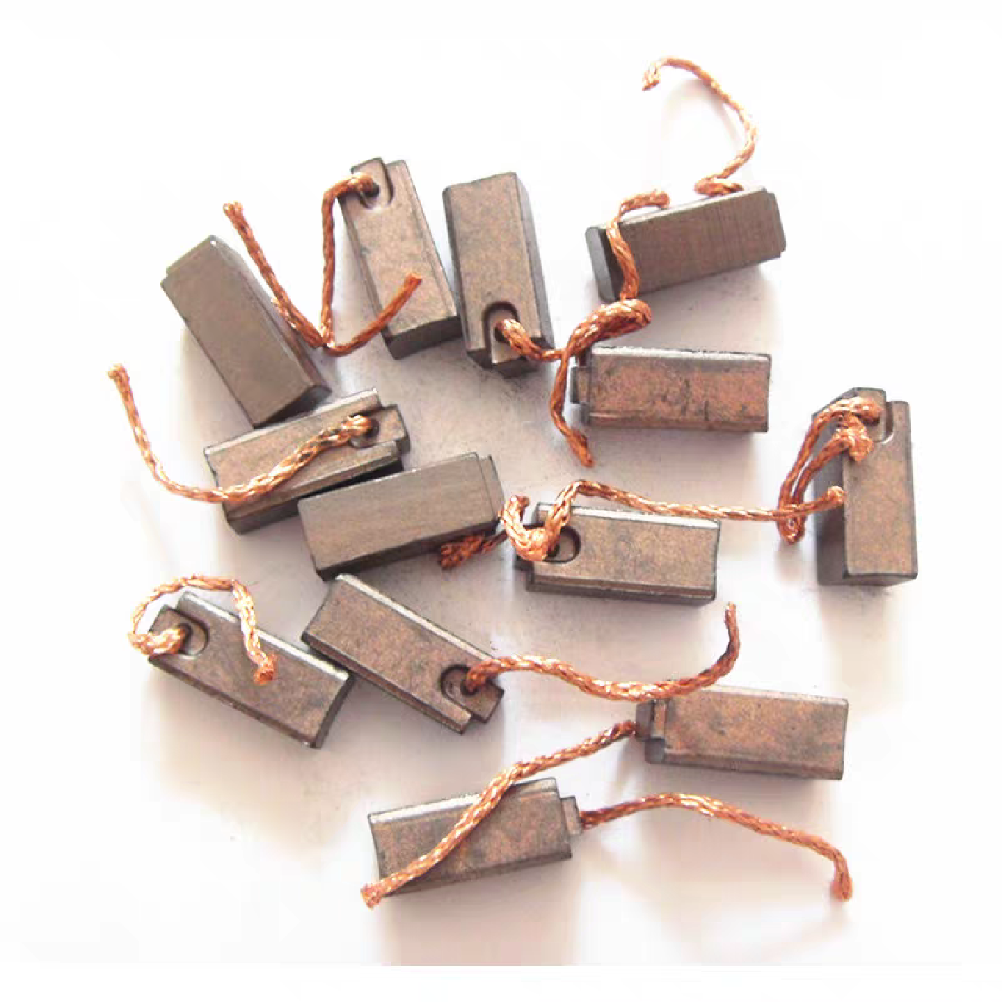 配套高铜汽车暖风机鼓风机电刷空调风扇散热器电子扇碳刷电刷