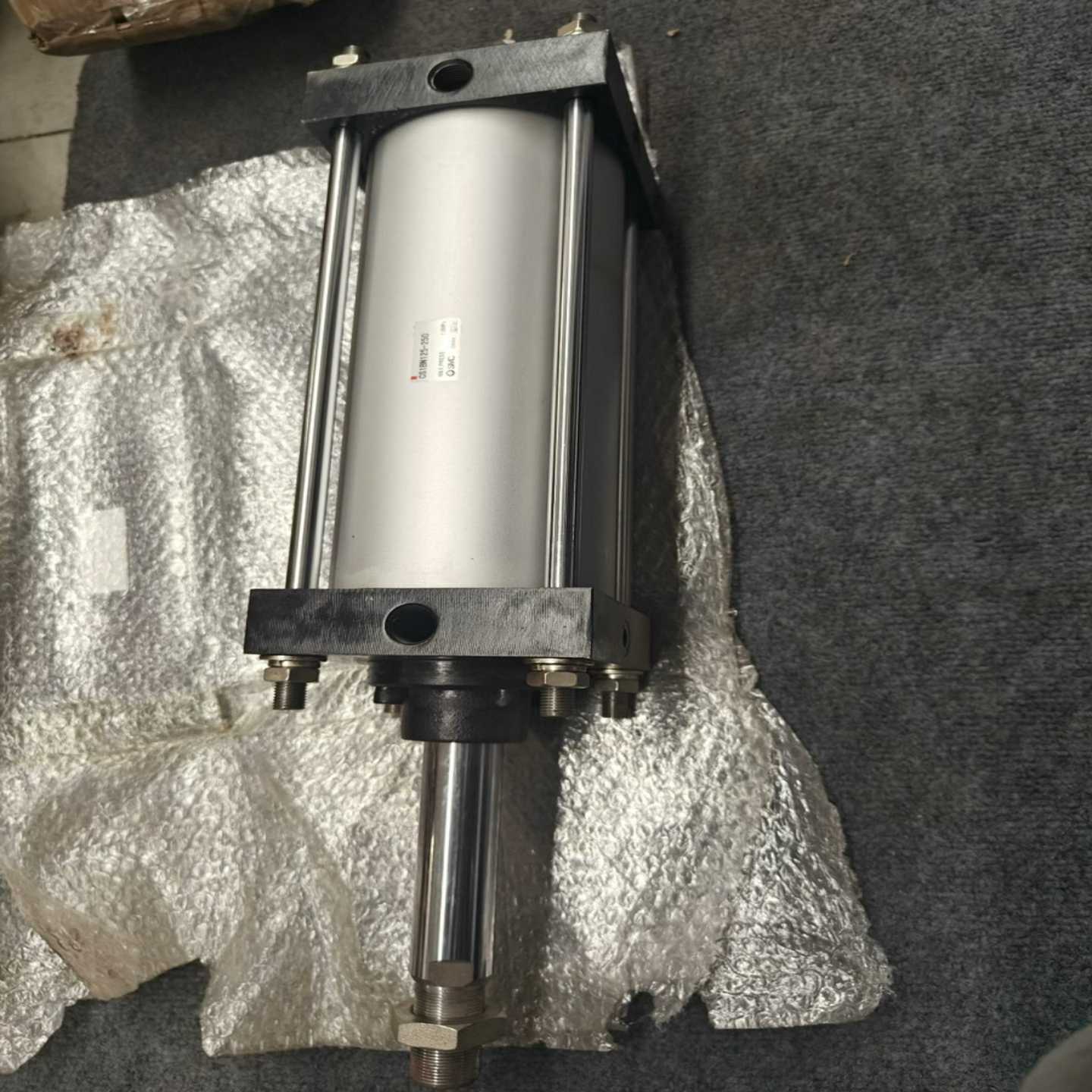 【请询价】全新SMC重型大推力气缸CS1BN125-250还有2台如