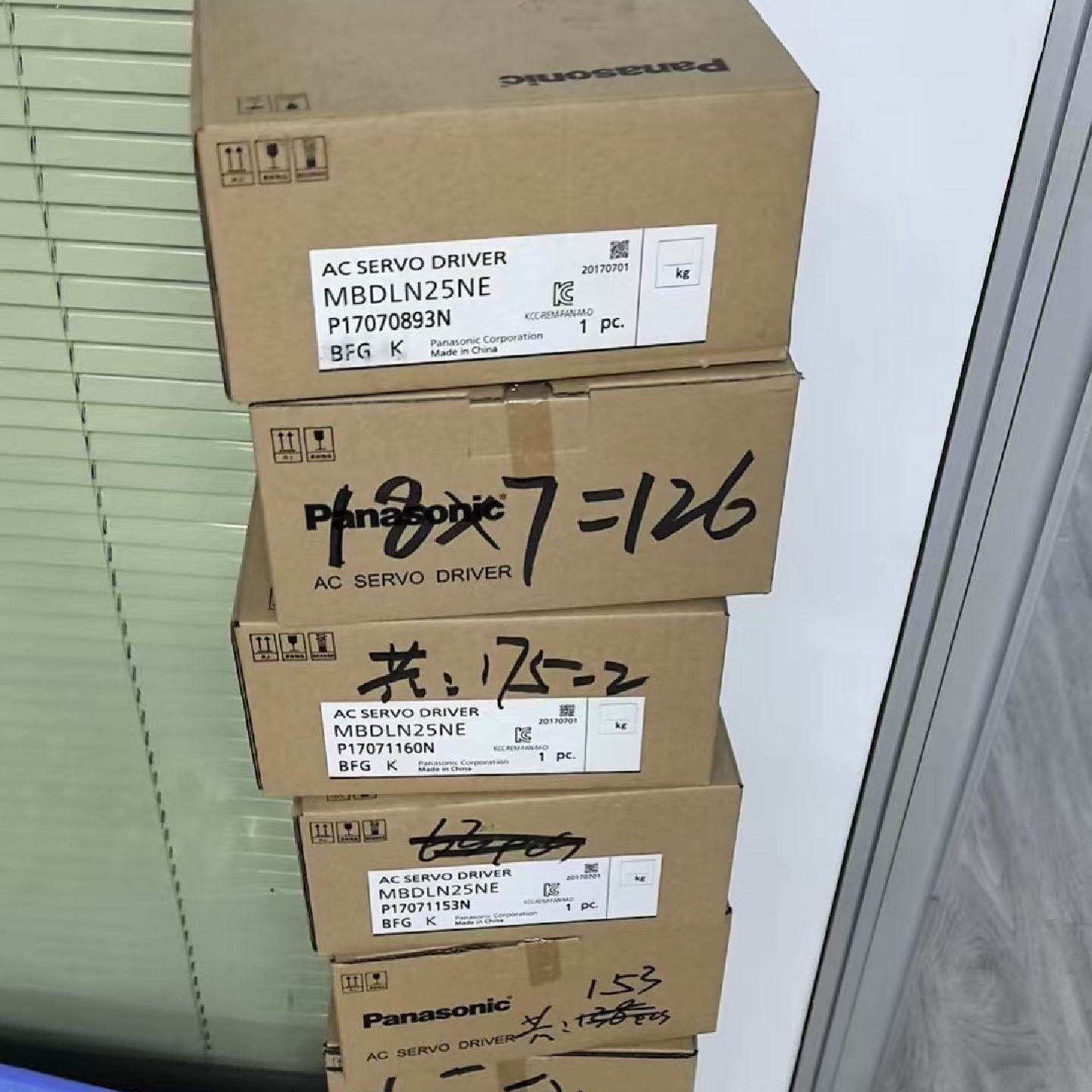 全新MBDJT2210和MBDLN25NE松下伺服驱动器，特--议价商品