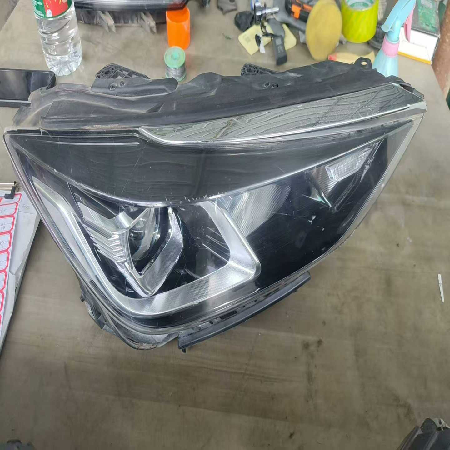E84北汽EU5右前大灯，原厂拆车大灯，全脚面好，小修复--议价商品